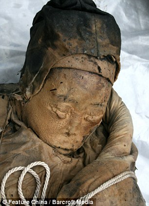 Well preserved 700-year-old Chinese mummy found